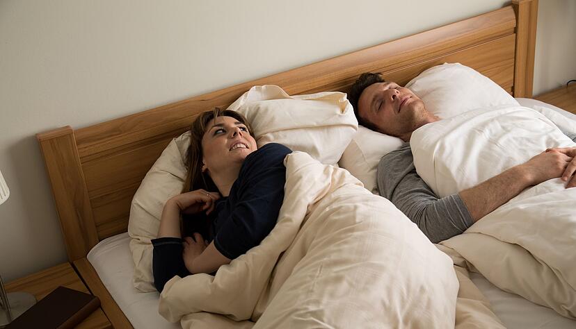 Statt dauernd zu fragen &laquo;Was denkst du?&raquo;, k&ouml;nnen Paare sich morgens einmal kurz &uuml;ber ihre Tr&auml;ume austauschen - auch sowas schafft Intimit&auml;t.