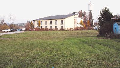 Wo jetzt noch Wiese ist, sollte vor dem Haus Stephanie ein zweites Pflegeheim entstehen. Doch dem Investor ist das Baufenster zu klein.Foto: Gustav D&ouml;ttling