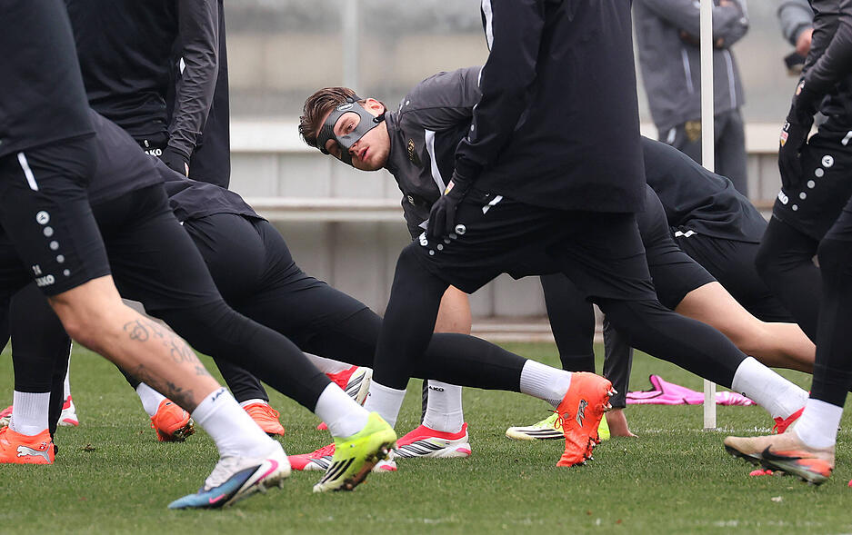 Ramon Hendriks ist beim Abschlusstraining dabei &ndash; mit Maske. Die Nase ist gebrochen.