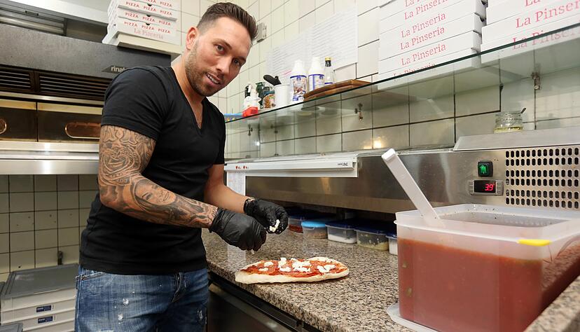 Tobias Weis ist inzwischen Restaurant-Inhaber. Foto: Andreas Veigel Tobias Weis ist inzwischen Restaurant-Inhaber. Foto: Andreas Veigel