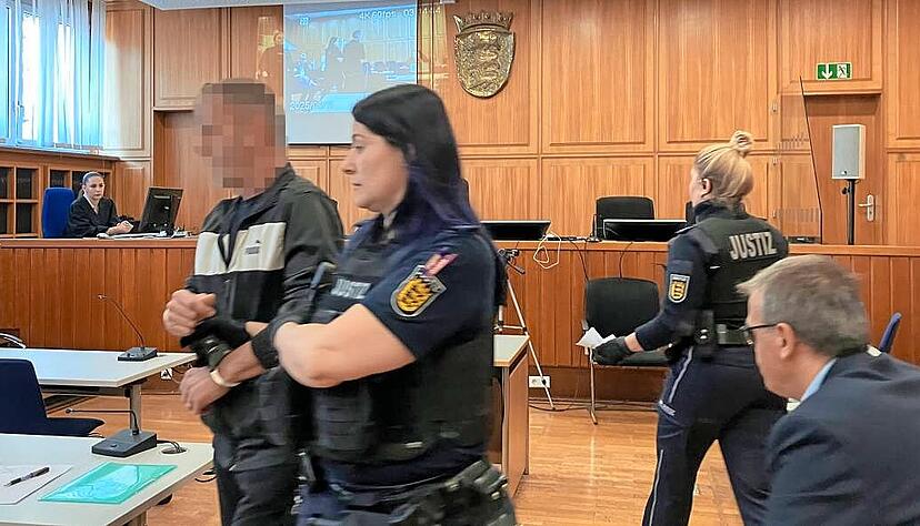 Ein 48-Jähriger aus Hohenlohe wird aus der U-Haft vorgeführt. Vor dem Landgericht Heilbronn beginnt der Prozess wegen sexuellen Missbrauchs Minderjähriger und Vergewaltigung.