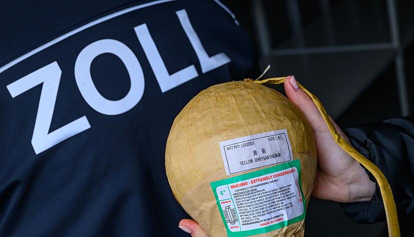 Eine beschlagnahmte Kugelbombe. (Archivfoto)