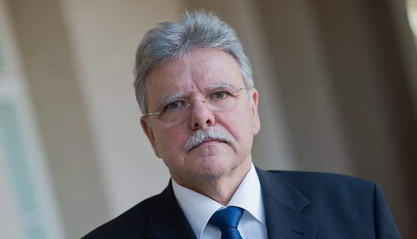 Der Berliner Politikwissenschaftler Oskar Niedermayer. Foto: dpa