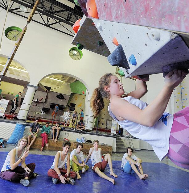 Jugend- und Alpencup des DAV in der Kletterarena Jugend- und Alpencup des DAV in der Kletterarena
