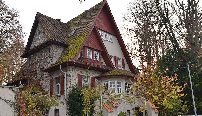 Die Villa Dopfer in der Gutenbergstraße wurde 1909 von Theodor Moosbrugger für den Chemiker Otto Dopfer errichtet. Dopfner war ab dem Jahr 1906 bei Knorr tätig. Die Villa Dopfer in der Gutenbergstraße wurde 1909 von Theodor Moosbrugger für den Chemiker Otto Dopfer errichtet. Dopfner war ab dem Jahr 1906 bei Knorr tätig.