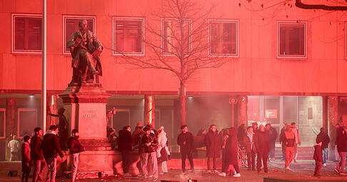 Statt wilder B&ouml;llerei auf dem Marktplatz k&ouml;nnte es k&uuml;nftig ein zentral organisiertes Feuerwerk in Heilbronn geben.
