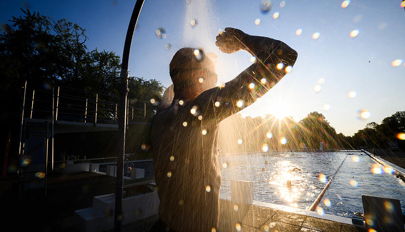 Freibäder: Im Sommer sind sie Erholungs- und Sehnsuchtsorte für ganz unterschiedliche Menschen. Doch Bäder haben eine kulturelle und geschichtliche Bedeutung, die tief geht.