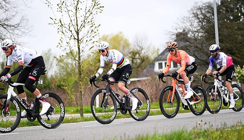 Tadej Pogačar hatte das Rennen 2023 und 2025 gewonnen. Tadej Pogačar hatte das Rennen 2023 und 2025 gewonnen.