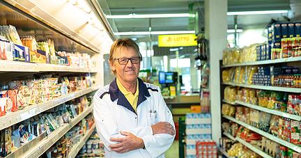 Es gibt fast alles, was der Mensch braucht: Lebensmittelh&auml;ndler?Ludwig Frank w&uuml;nscht sich, dass?neue?Kunden?auch nach der Corona-Krise wiederkommen.
Foto: Andreas?Veigel