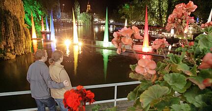 Hatte eine ganz besondere Atmosphäre: das Lichterfest am Hagenbuchersee, hier ein Bild aus dem Jahr 2007. Die HMG plant nun eine Neuauflage.
Foto: Archiv/Sawatzki