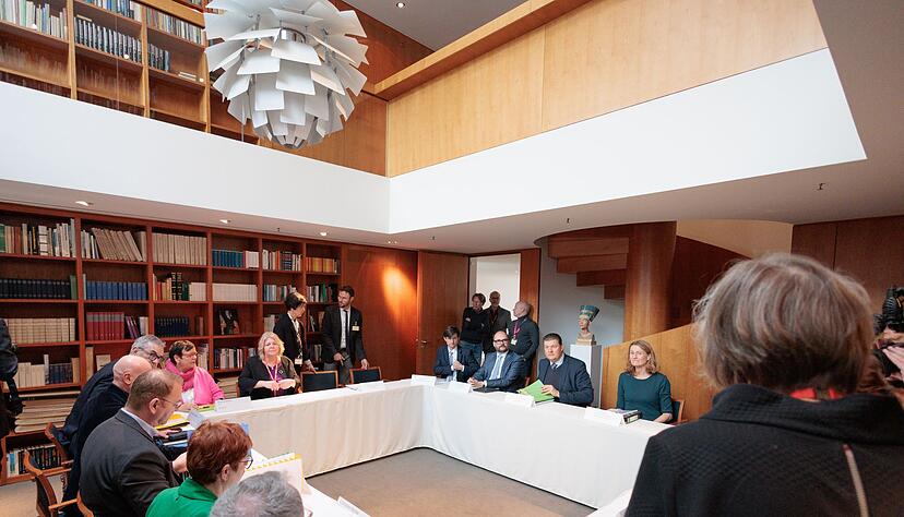 Anfang Dezember begannen die Verhandlungen f&uuml;r die Landesbesch&auml;ftigten. (Archivbild)