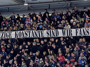 Fans bei einem Spiel der Heilbronner Falken.