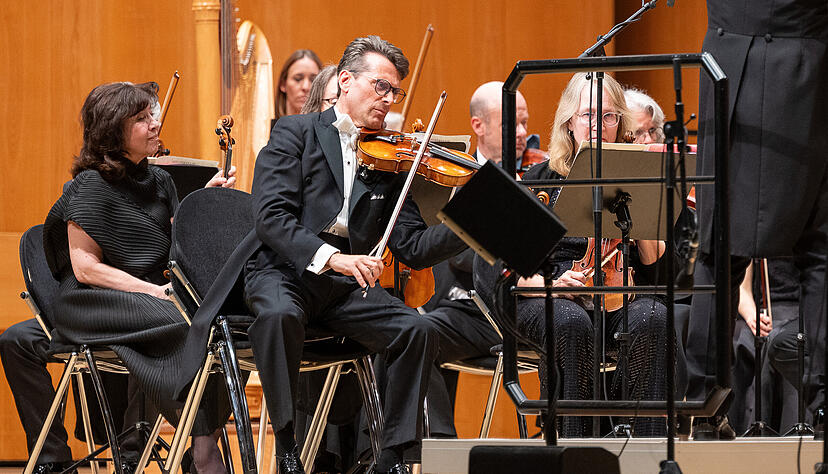 HSO-Konzertmeister Gustavo Surgik spielte die Solovioline in Rimski-Korsakows &bdquo;Scheherazade&ldquo;.