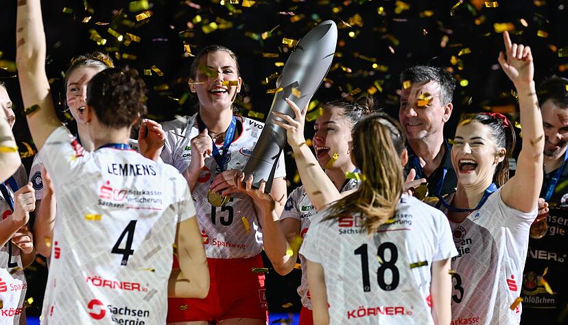 Dresden holte sich den Pokal in der vergangenen Saison.