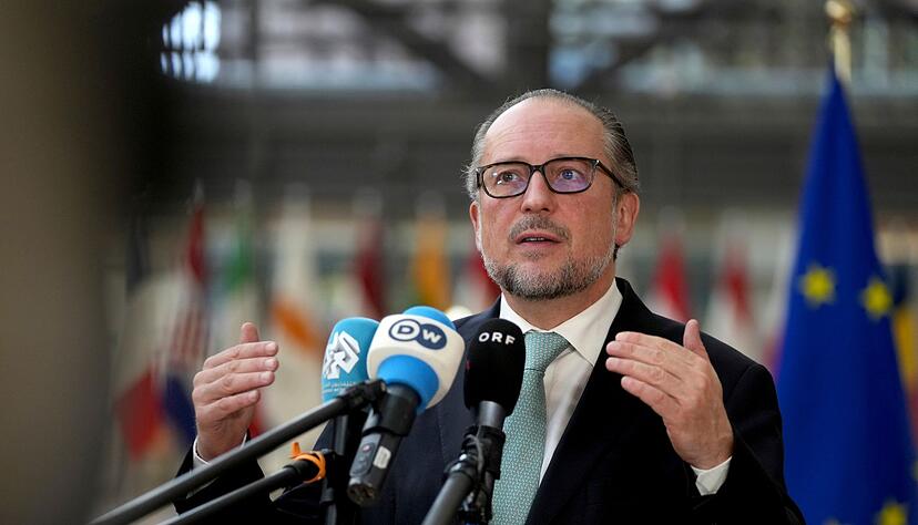 Außenminister Alexander Schallenberg soll in Österreich übergangsweise auch als Bundeskanzler dienen. Außenminister Alexander Schallenberg soll in Österreich übergangsweise auch als Bundeskanzler dienen.