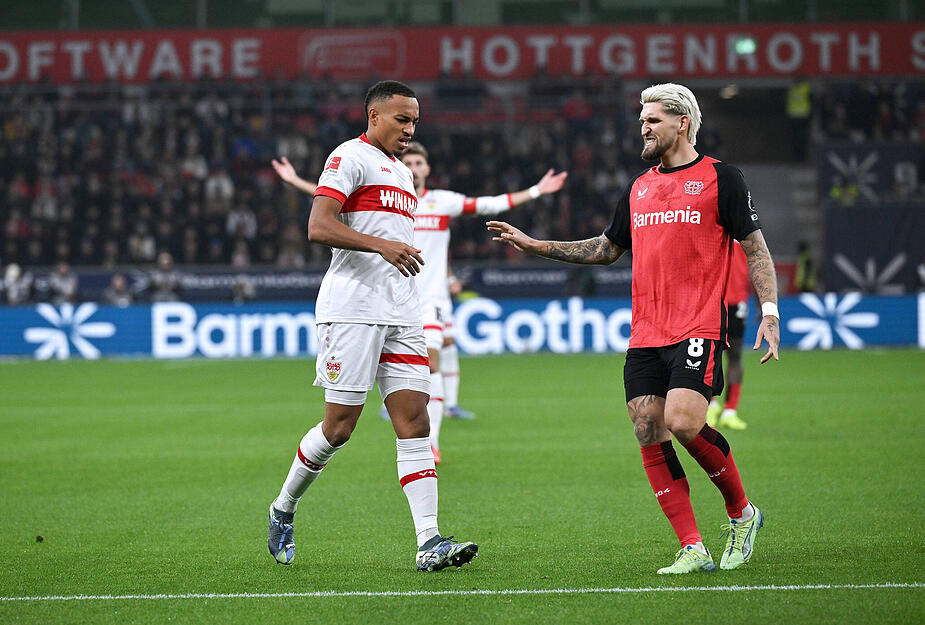 Schon nach den ersten Minuten verletzte sich Jamie Leweling beim VfB Stuttgart.