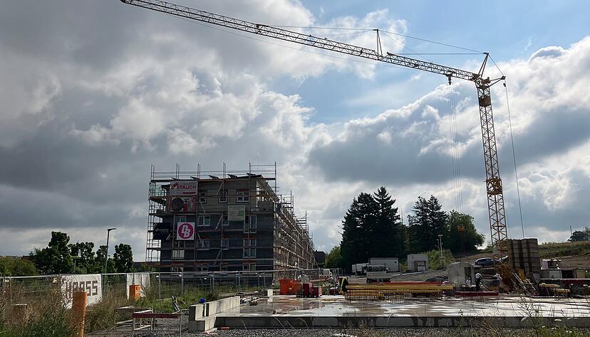 Die Baustelle am Weilerweg in Schwaigern macht Fortschritte. Der Gewo-Bau soll Ende des Jahres fertiggestellt werden.