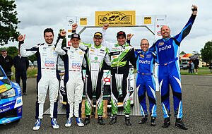 Co-Pilot Stefan Kopczyk (Zweiter von rechts) und Fahrer Dennis Rostek (rechts) wurden bei der 3. Rallye ADAC Mittelrhein Dritter. Marijan Griebel (Dritter von rechts) und Beifahrer Tobias Braun (Dritter von links) waren nicht zu schlagen.