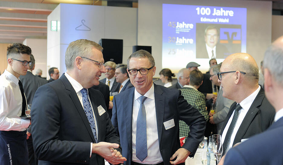 Volksbank Hohenlohe: Verabschiedung des Vorstandsvorsitzenden Edmund Wahl Volksbank Hohenlohe: Verabschiedung des Vorstandsvorsitzenden Edmund Wahl