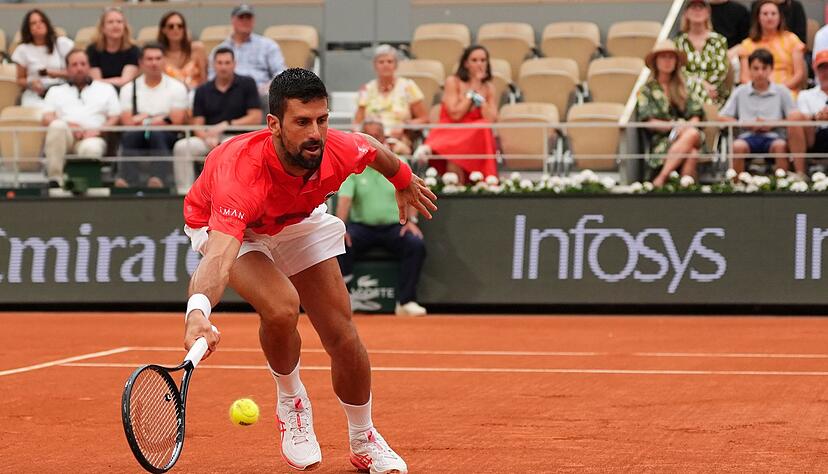 Novak Djokovic ist in Paris ins Achtelfinale marschiert. Novak Djokovic ist in Paris ins Achtelfinale marschiert.