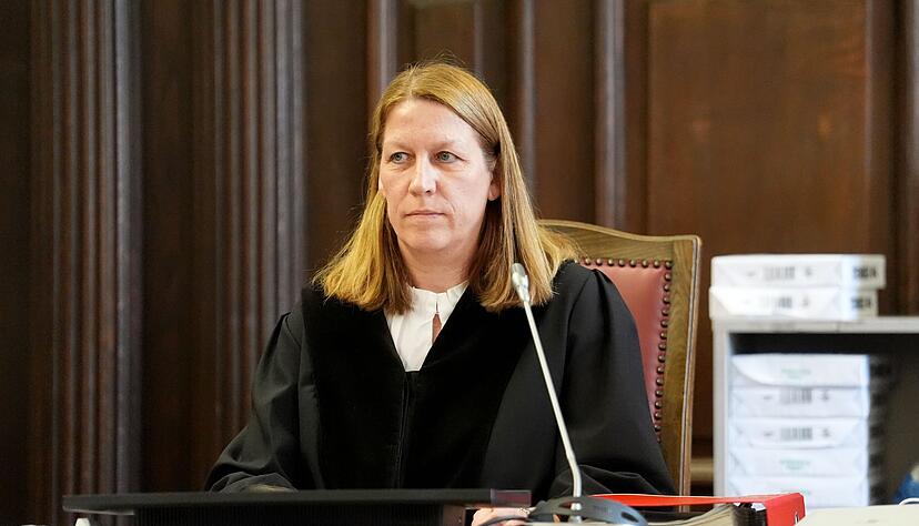 Die Vorsitzende Richterin Isabel Hildebrandt duldet keinen Applaus der Zuh&ouml;rer im Gerichtssaal. (Archivbild)