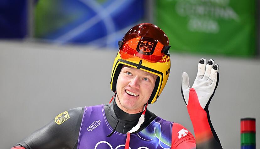 Mit drei Bahnrekorden in drei L&auml;ufen holt Max Langenhan in Cortina olympisches Gold.