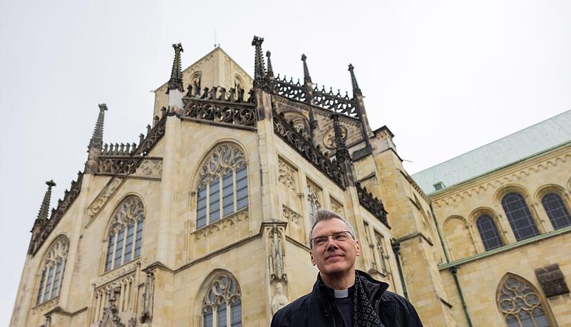 Heiner Wilmer wird ab Sommer neuer Bischof in Münster. Am Donnerstag wurde er im Dom vorgestellt. Heiner Wilmer wird ab Sommer neuer Bischof in Münster. Am Donnerstag wurde er im Dom vorgestellt.