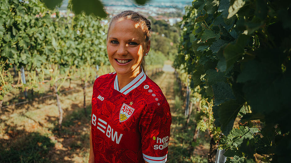 Stadt zwischen Wald und Reben ist das Motto auf dem roten Trikot des VfB.