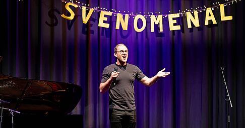 Quirliger und sympathischer Entertainer: Comedian Sven Bensmann ist vor einigen Jahren in die Stadt gezogen, bleibt im Herzen aber ein Dorfkind.