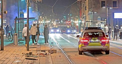Die Polizei Heilbronn rechnet an Silvester mit einem „erhöhten Einsatzaufkommen“. Die Polizei Heilbronn rechnet an Silvester mit einem „erhöhten Einsatzaufkommen“.