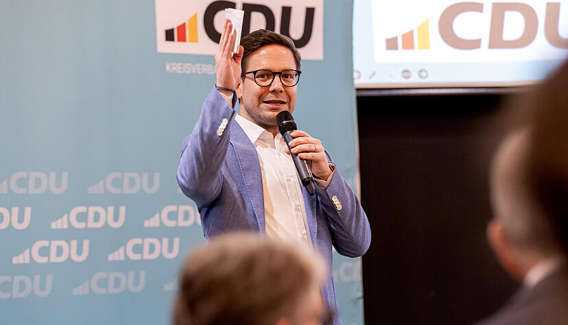 Der CDU-Bundestagsabgeordnete Fabian Gramling konnte im Wahlkreis Neckar-Zaber sein Ergebnis von 2021 deutlich auf fast 40 Prozent steigern.