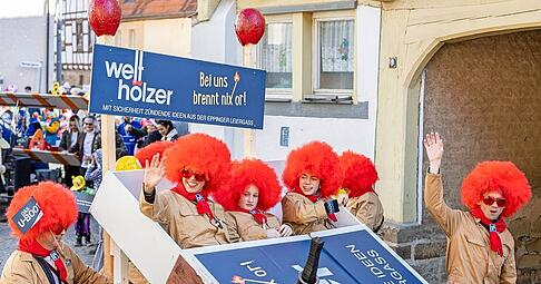 Die Erfindung der Streichhölzer würdigte eine Gruppe der Kolpingsfamilie Eppingen beim traditionellen Leiergassenumzug.