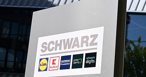 Baut die Schwarz-Gruppe eine KI-Gigafactory gemeinsam mit der Deutschen Telekom? Insider berichten, dass Gespräche zwischen den Unternehmen laufen. Baut die Schwarz-Gruppe eine KI-Gigafactory gemeinsam mit der Deutschen Telekom? Insider berichten, dass Gespräche zwischen den Unternehmen laufen.