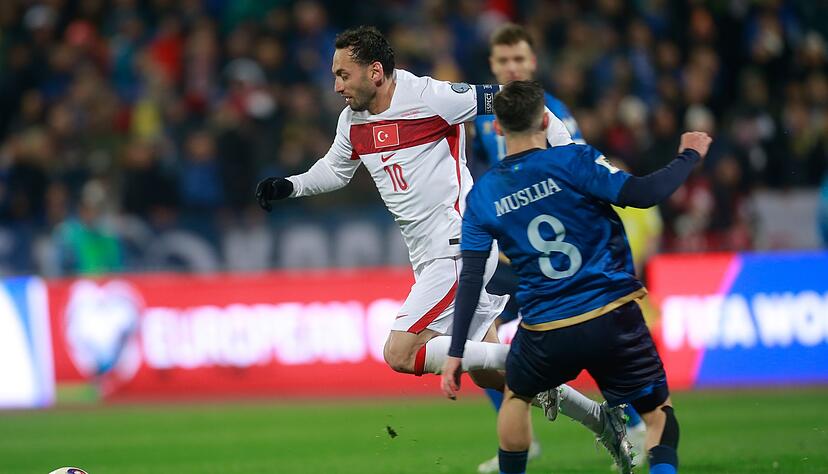 Calhanoglu am Ball. Calhanoglu am Ball.