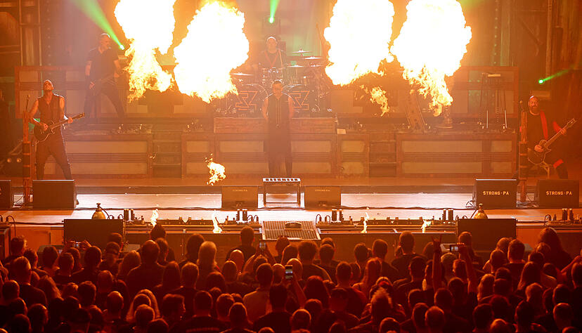 Beim ihrem Konzert in der Harmonie im vergangenen Jahr hat die Band Stahlzeit ihr Feuerwerk noch gez&uuml;ndet. In diesem Jahr war die Pyro-Show im Vorfeld nicht genehmigt worden.
