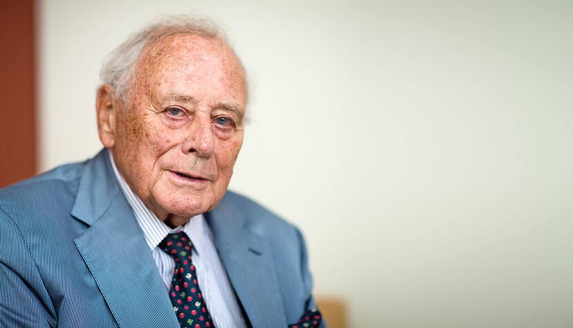 Reinhold Würth nimmt die durch die Corona-Krise erzwungenen Absagen der geplanten Feierlichkeiten mit Gelassenheit. 
Foto: Matthias Balk Reinhold Würth nimmt die durch die Corona-Krise erzwungenen Absagen der geplanten Feierlichkeiten mit Gelassenheit. 
Foto: Matthias Balk