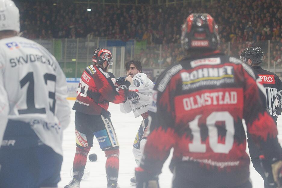 Bei den Memmingen Indians gewinnen die Heilbronner Falken im zweiten Spiel der Playoff-Viertelfinalserie 5:2. Bei den Memmingen Indians gewinnen die Heilbronner Falken im zweiten Spiel der Playoff-Viertelfinalserie 5:2.
