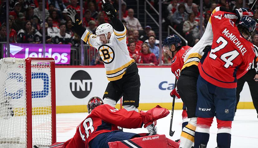 Der erste Treffer in der Amtszeit von Marco Sturm sorgte für Jubel bei den Bruins.
