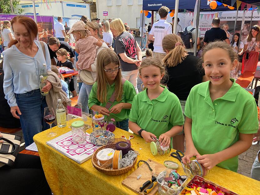 Basteln, Schminken und Kurzzeit-Tattoos gab es im Rahmen des Traubenkinder-Programms beim 47. Erlenbacher Weinfest.