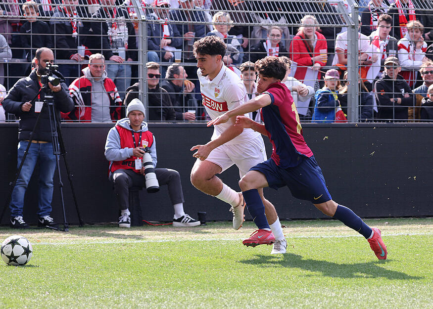 Die U19 des VfB Stuttgart empfing im Viertelfinale der Youth League den FC Barcelona.