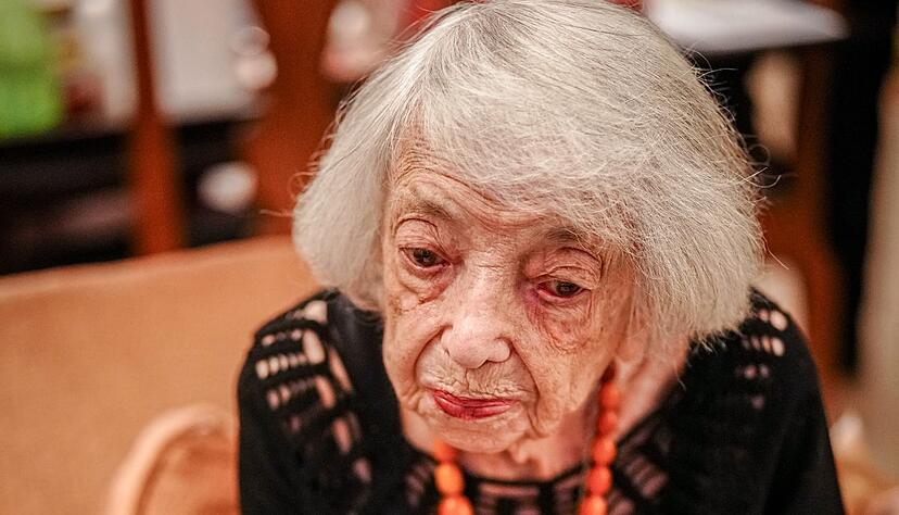 Ihren "Judenstern" hat Margot Friedländer aufgehoben, über ihr Schicksal hat sie ein Buch geschrieben. Ihren "Judenstern" hat Margot Friedländer aufgehoben, über ihr Schicksal hat sie ein Buch geschrieben.