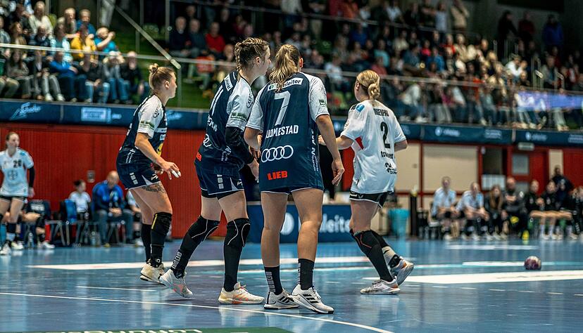 Angunn Gudmestad (Nummer sieben) und Annefleur Bruggeman (Mitte) verstehen sich immer besser und stehen stellvertretend für den jüngsten Aufschwung von Handball-Bundesligist Sport-Union Neckarsulm. Angunn Gudmestad (Nummer sieben) und Annefleur Bruggeman (Mitte) verstehen sich immer besser und stehen stellvertretend für den jüngsten Aufschwung von Handball-Bundesligist Sport-Union Neckarsulm.