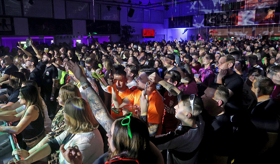 Malle-Feeling und gute Laune: Zahlreiche Gäste strömten zur Mallorca-Party in Langenbrettach. Malle-Feeling und gute Laune: Zahlreiche Gäste strömten zur Mallorca-Party in Langenbrettach.