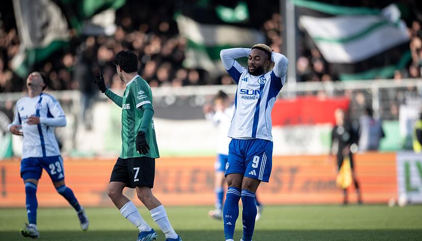 Auch in Überzahl trafen Moussa Sylla und die anderen Schalker nicht.