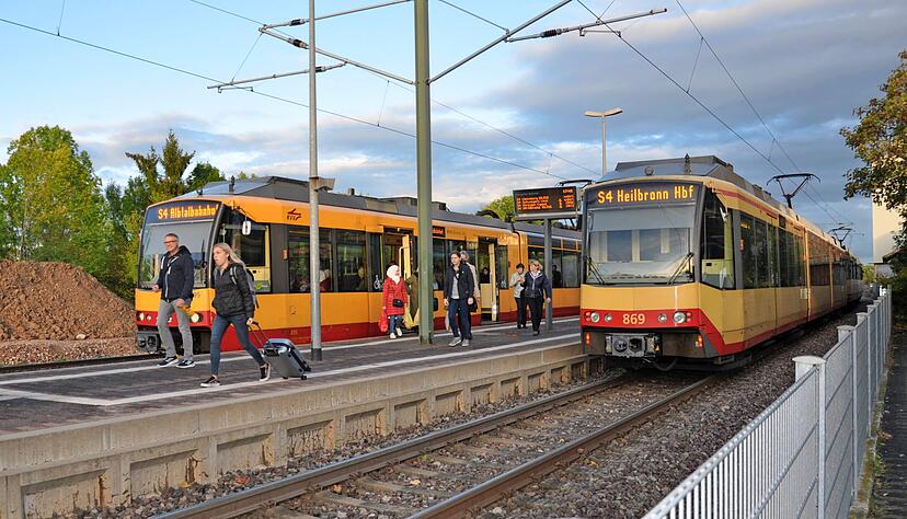 Planung vorangeschritten: Die Stadtbahnstrecke zwischen Schwaigern und Leingarten soll ab 2024 zweigleisig ausgebaut werden.
Foto: Archiv/Kostner Planung vorangeschritten: Die Stadtbahnstrecke zwischen Schwaigern und Leingarten soll ab 2024 zweigleisig ausgebaut werden.
Foto: Archiv/Kostner