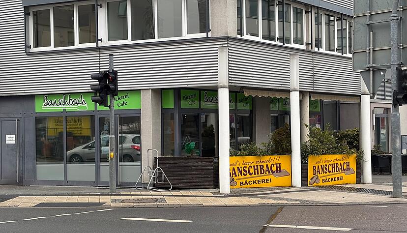 Auch in der Mitte von Bad Friedrichshall hat die B&auml;ckerei Banschbach eine Filiale. Der Betrieb soll dort weitergehen, mit Interessenten wird verhandelt.