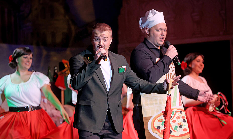 Der Gundelsheimer Carneval-Verein feierte am Samstag, den 25. Januar, die erste von sieben Prunksitzungen in der historischen Deutschmeisterhalle. Der Gundelsheimer Carneval-Verein feierte am Samstag, den 25. Januar, die erste von sieben Prunksitzungen in der historischen Deutschmeisterhalle.