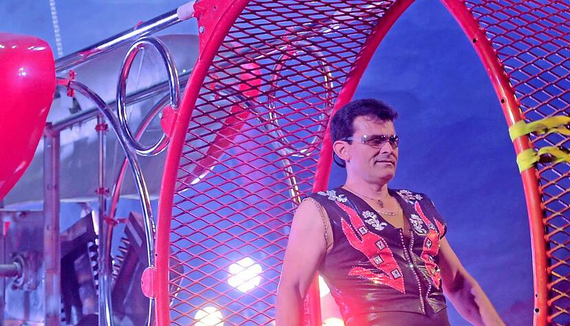 Die Zuschauer halten den Atem an, wenn Crazy Wilson Dominguez loslegt.