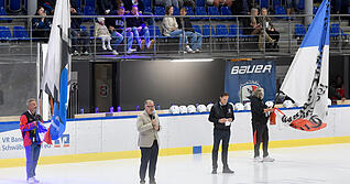 Das war womöglich sein letzter öffentlicher Auftritt: Franz Böllinger (2.v.l.) hat seinen Rücktritt bei den Heilbronner Falken angekündigt.