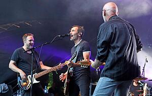 Gut abgehangenen Folkrock ganz im Stil von Mumford & Sons bieten die Männer von The Seer aus Augsburg. Gut abgehangenen Folkrock ganz im Stil von Mumford & Sons bieten die Männer von The Seer aus Augsburg.